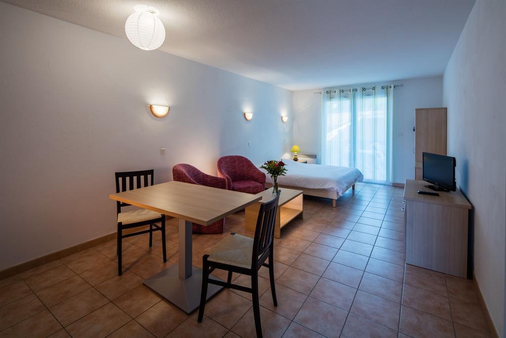 Vacanceole - Le Domaine Du Golf D'Albret Barbaste Exteriör bild