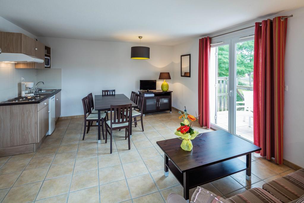 Vacanceole - Le Domaine Du Golf D'Albret Barbaste Exteriör bild