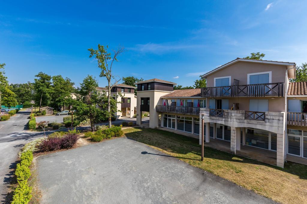 Vacanceole - Le Domaine Du Golf D'Albret Barbaste Exteriör bild