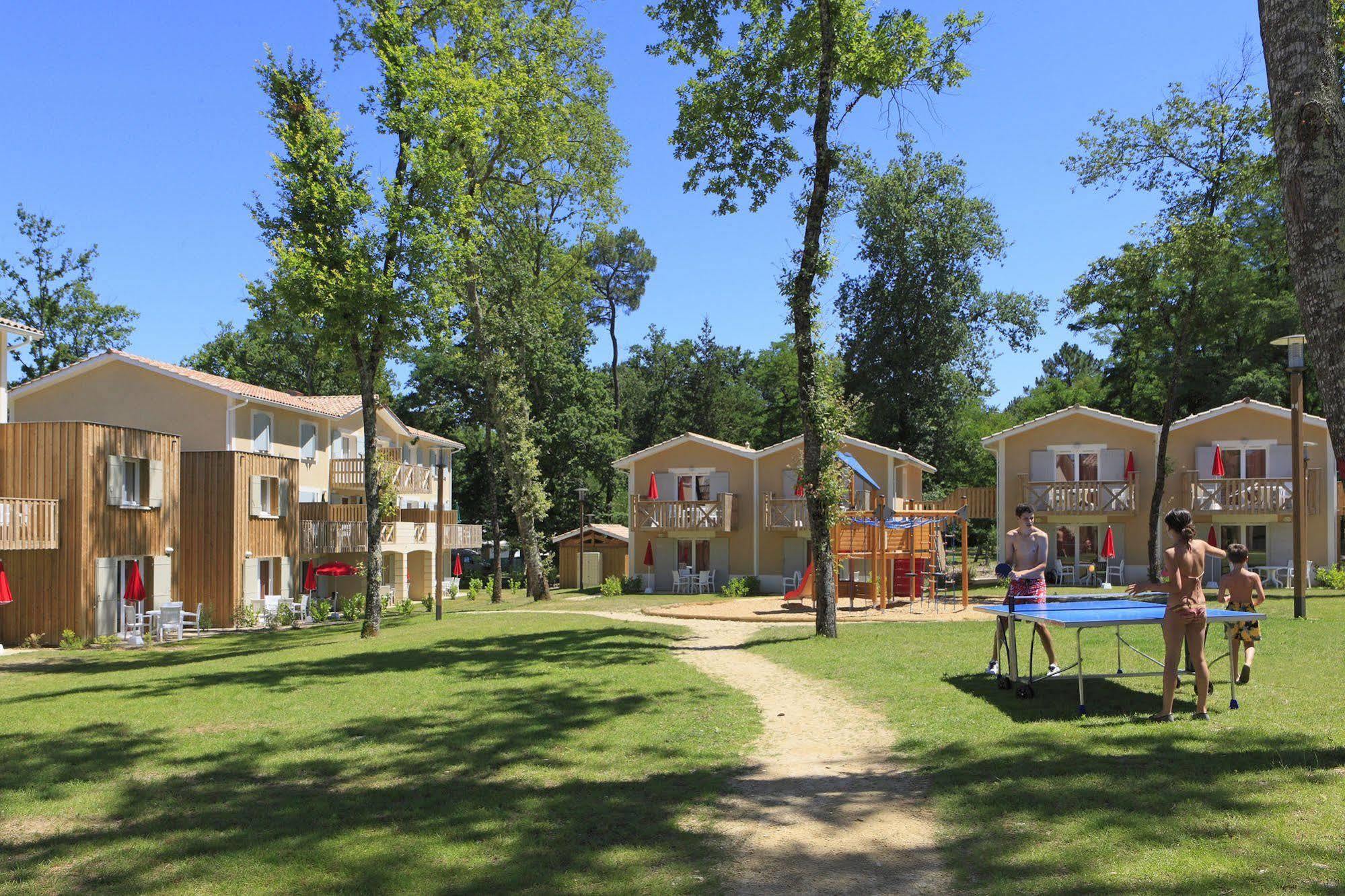 Vacanceole - Le Domaine Du Golf D'Albret Barbaste Exteriör bild