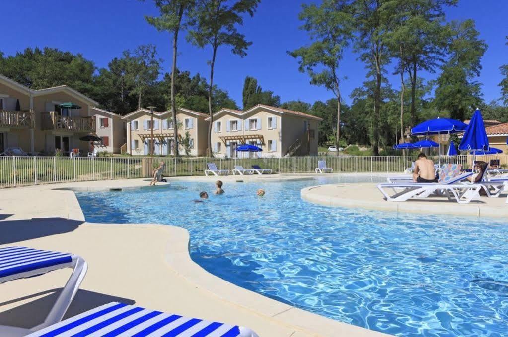 Vacanceole - Le Domaine Du Golf D'Albret Barbaste Exteriör bild